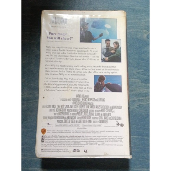 Free Willy VHS - Picture 2 of 3